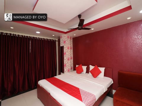 Super OYO Ruby Park Trivedi International Near Acropolis Mall Hotel in Kolkata