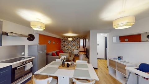 Living room, Seating area, stove
