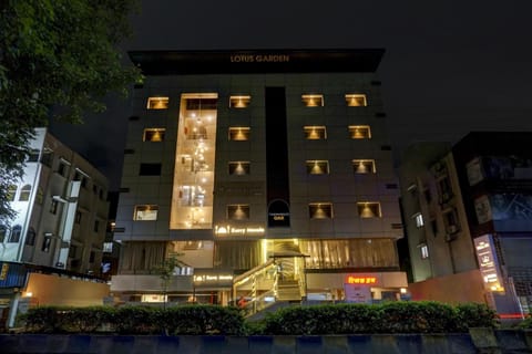 Super Townhouse OAK Regal Inn Near Sant Tukaram Nagar Metro Station Hôtel in Pune
