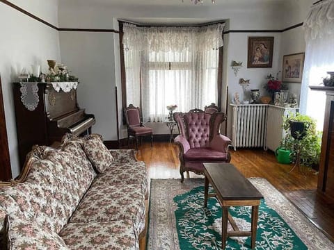 The Lamp Post Manor 5BR Historic Gem in Danville House in Danville