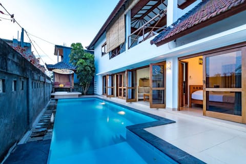 Property building, Swimming pool
