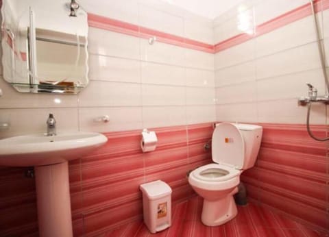 Dine Hotel Apartment in Ksamil
