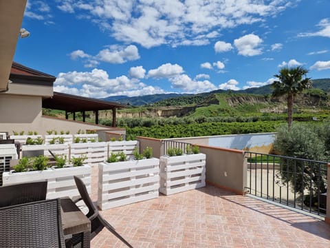 Natural landscape, View (from property/room), Balcony/Terrace, Balcony/Terrace, Mountain view