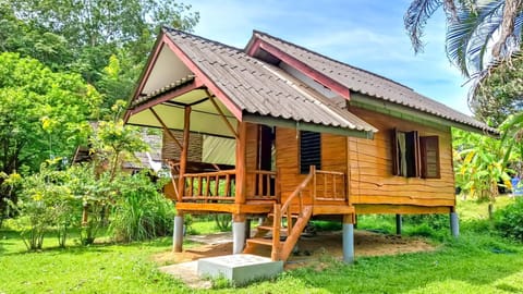 Property building, Garden, Balcony/Terrace, Garden view