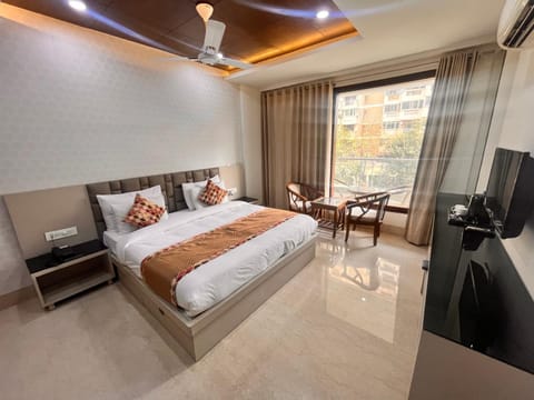 Gazebo Inn & Suites Medanta Condo in Gurugram