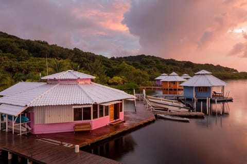 Mango Creek Lodge Resort in Bay Islands Department