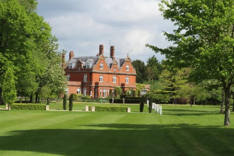 Property building, Day, Garden