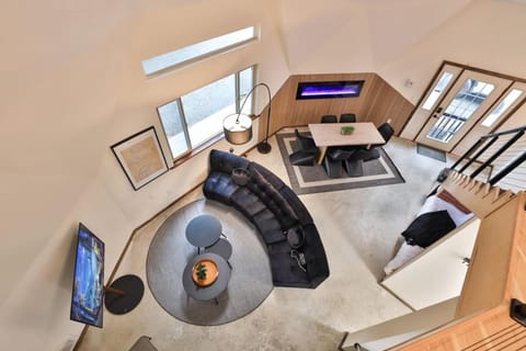 Hidden Dome Retreat in the Trees Country House in Coos Bay