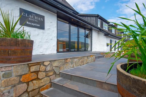 The Clachan Hotel, Lochearnhead Hotel in Scotland