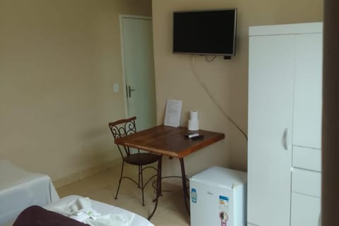 Bed, TV and multimedia, Photo of the whole room