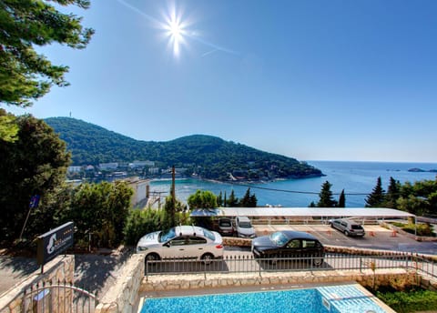 Pool view, Sea view