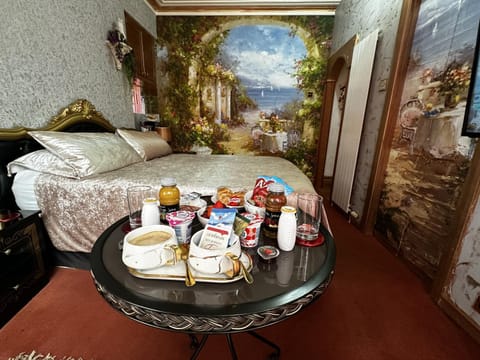 Food and drinks, Photo of the whole room, Dining area, Continental breakfast