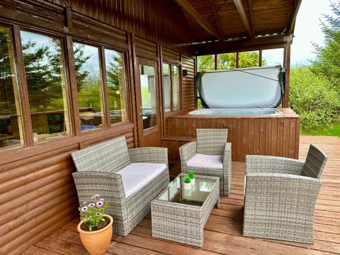 Hot Tub, View (from property/room), Balcony/Terrace