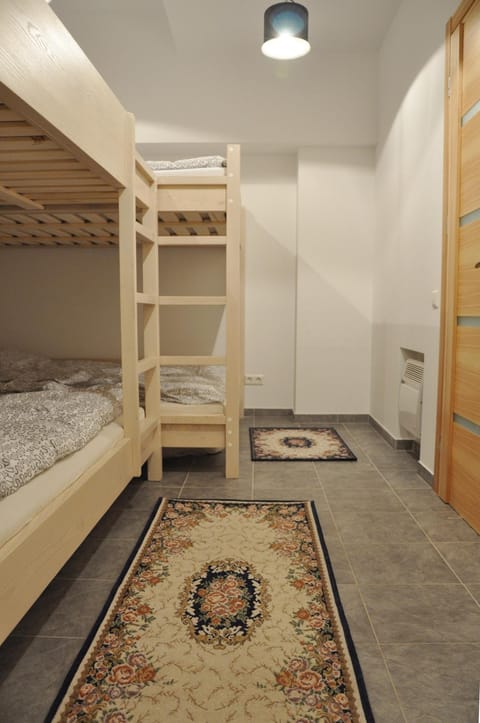 Bedroom, bunk bed