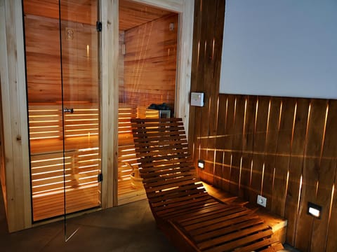 Massage, Sauna, Sauna, Spa and wellness centre/facilities