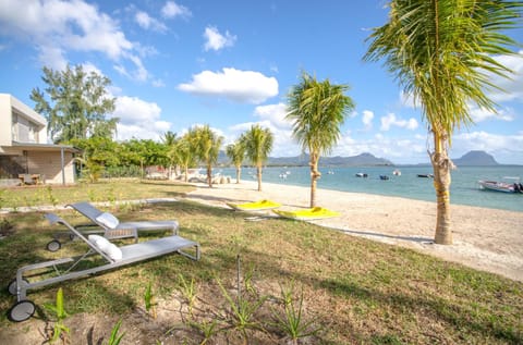 L'Escale 3 bedrooms Sea View and Beachfront Suite by Dream Escapes Copropriété in Mauritius