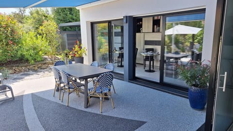 Property building, Breakfast