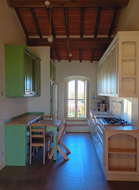 Kitchen or kitchenette, Dining area, oven, stove