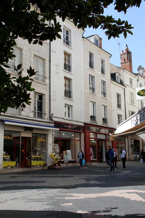 Blois La Tour 1696 Condo in Blois