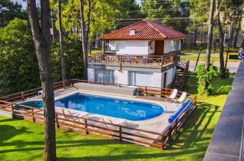 Spring, Summer, Photo of the whole room, Pool view, Swimming pool, Swimming pool