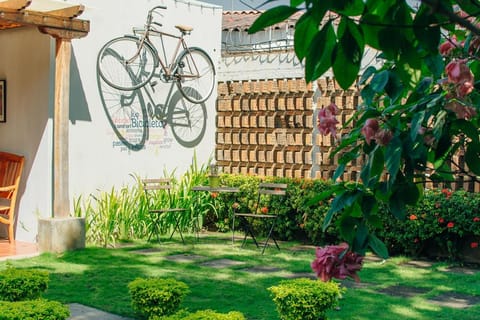 La Bicicleta Hostal Bed and Breakfast in Managua