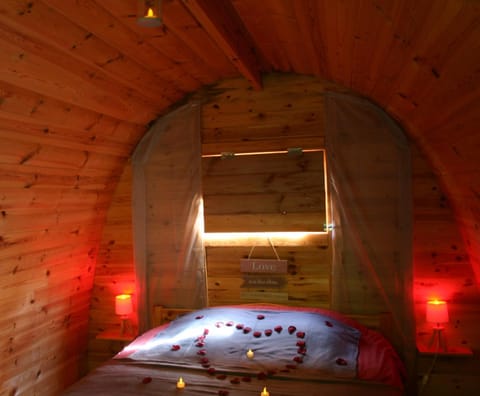 La Love Room de la forêt Luxury tent in Saint-Maximin-la-Sainte-Baume