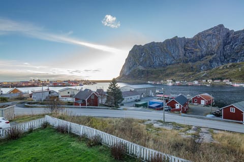 Neighbourhood, Natural landscape, Mountain view, Sea view