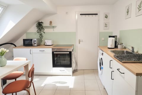 L21-Apartment Alsdorf, 3 Zimmer, 4 Betten, Standardisierte Ausstattung, ideal für Reisende, Pendler, Familien Apartment in Eschweiler