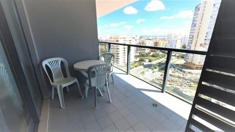 Balcony/Terrace, City view