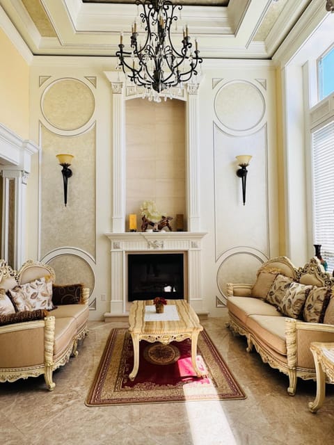 Grace Sweet Homes King size Bedroom with shared kitchen and living room Apartment in Richmond