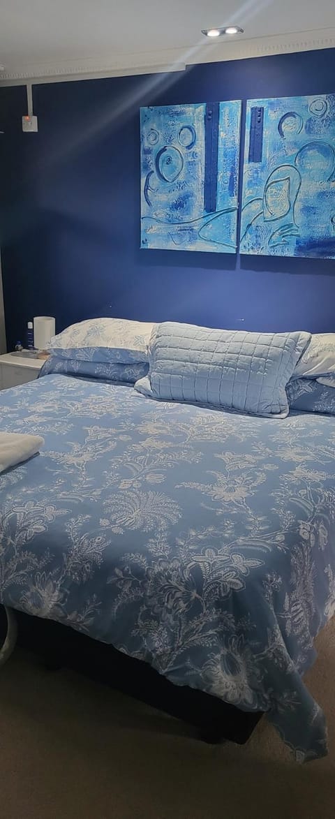 Belfast Haven: Modern 3BD Home, Accessible House in Belfast