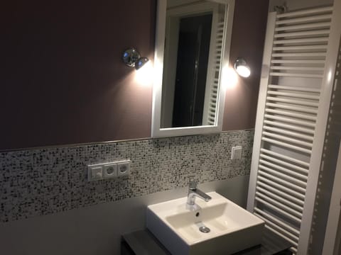 Bathroom, Photo of the whole room