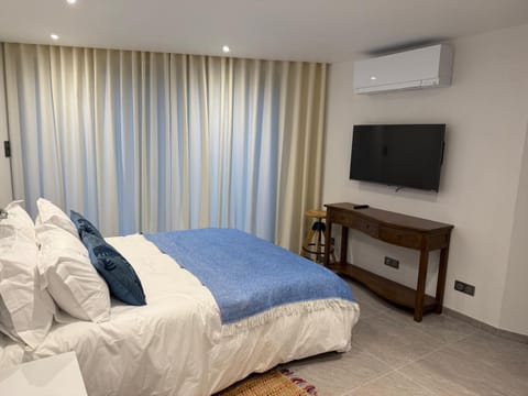 TV and multimedia, Bedroom, air conditioner