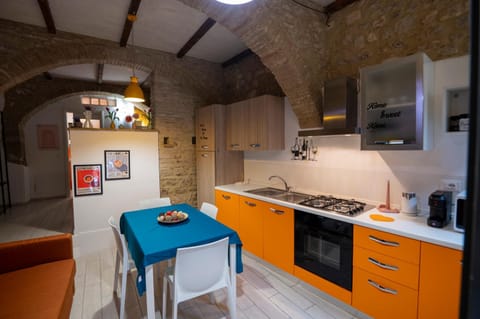 Kitchen or kitchenette, Dining area, dishwasher, oven, pet friendly, stove