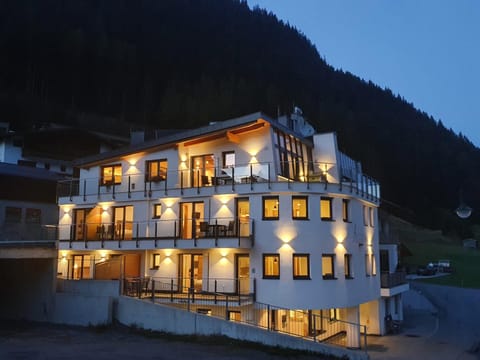 Chasa Allegria Condo in Saint Anton am Arlberg