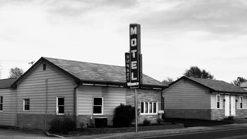 Sunset Motel Motel in Ozark Mountains