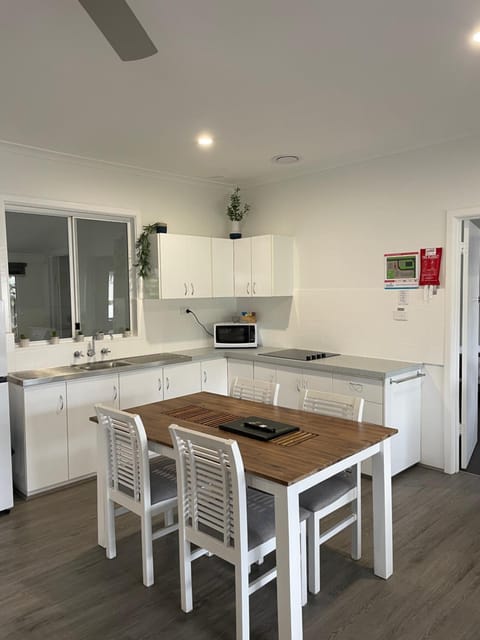 Dining area, kitchen