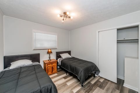 4Bed,3Bth Windrock Haven With Long Term Indirect Trail Access ATV Bike Adventure House in Oak Ridge