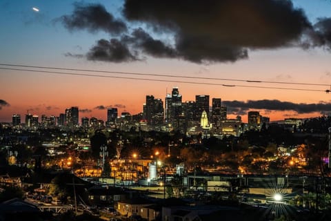 Large Home with Views of DTLA Sleeps 8 Golf,Spa,Fire House in East Los Angeles