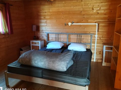 Chalet PMR avec Terrasse à Saint-Sorlin-d'Arves - API-1-52-348 Campground/
RV Resort in Saint-Sorlin-d'Arves