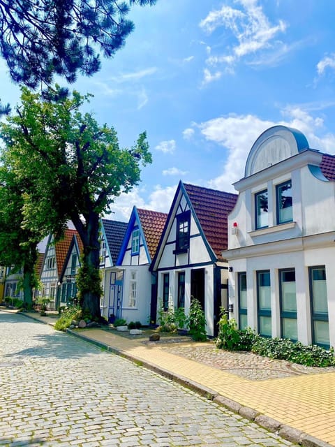 Property building, Neighbourhood, Street view