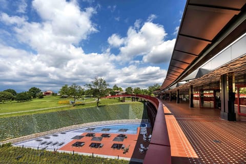 Property building, Garden, Balcony/Terrace, Other, Decorative detail, Garden view, Pool view, Swimming pool