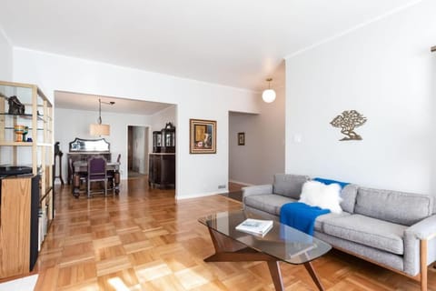 Mid-Century Modern Home in Daly City House in Daly City