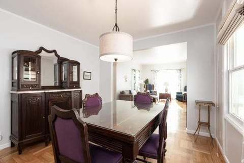 Mid-Century Modern Home in Daly City House in Daly City