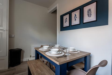 Vine House Hideaway- 2 BR home House in Darlington