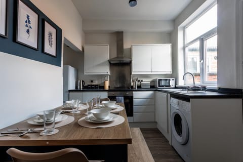 Vine House Hideaway- 2 BR home House in Darlington