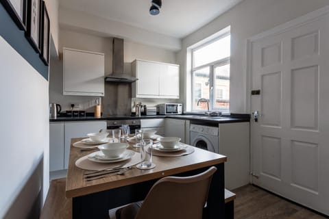 Vine House Hideaway- 2 BR home House in Darlington