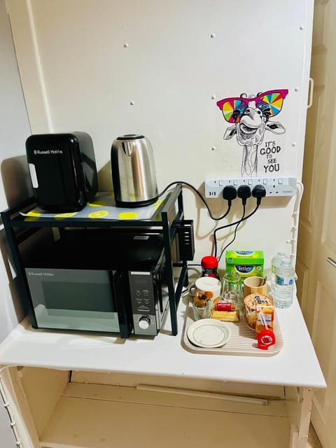 Coffee/tea facilities, Food