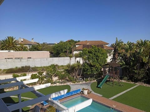 View (from property/room), Garden view, Swimming pool