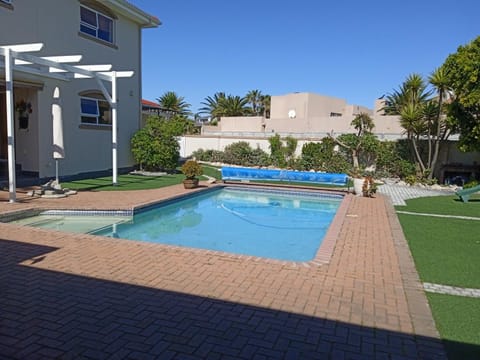 Garden, View (from property/room), Garden view, Pool view, Swimming pool, Inner courtyard view